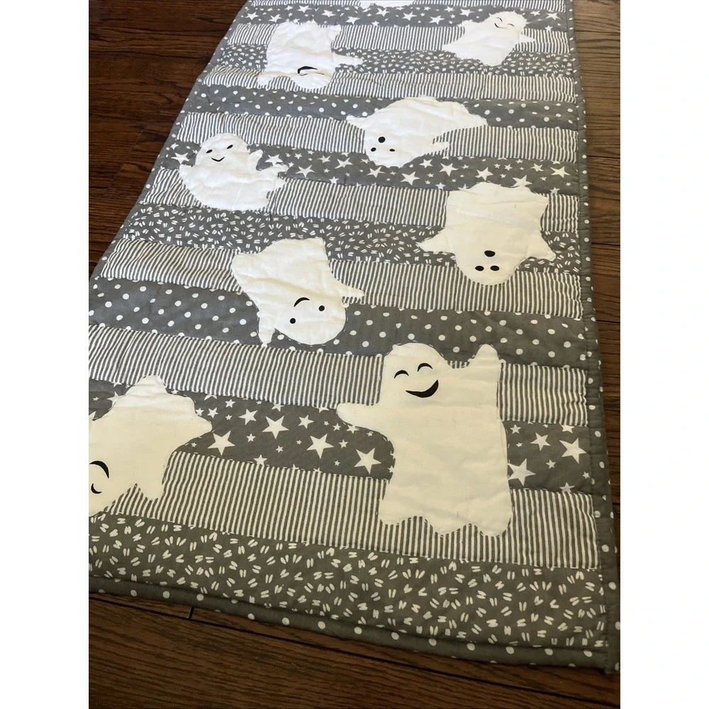 Cynthia Rowley Curious Halloween Cotton Table Runner Ghosts 16